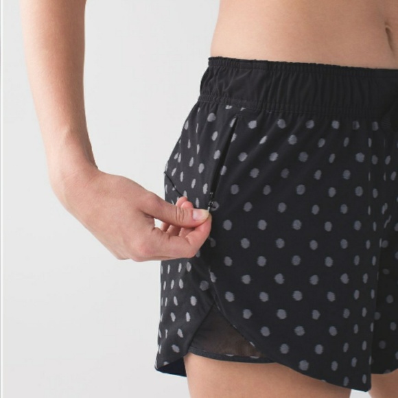 lululemon athletica Pants - Lululemon Go The Distance Reversible Shorts Sz 10